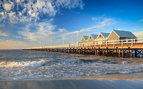 Api Busselton Seaside Escape Apartments